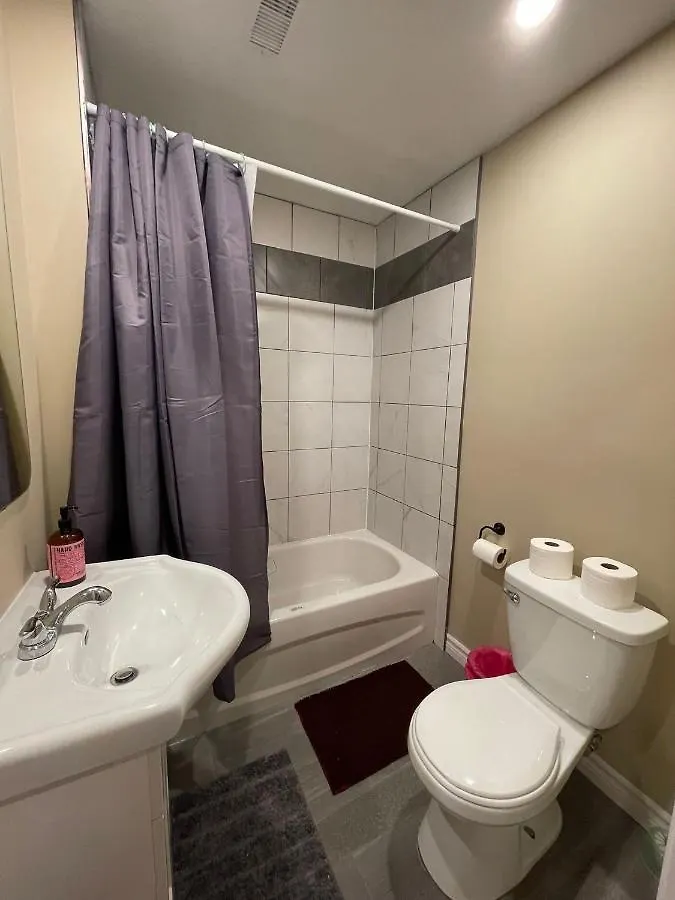 Rywalk Guesthouse Ottawa Canada
