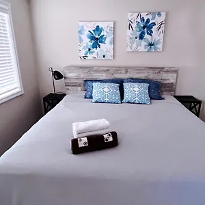 https://airport-private-entrance-super-cozy-studio-with-garden-kitchen.calgaryhotelsearch.com